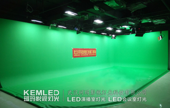 天津機電職業(yè)技術(shù)學院多功能演播室燈光案例圖