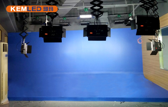 東莞理工學(xué)院虛擬演播室燈光實景圖1