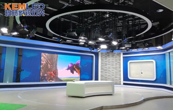 天津市海河中學340㎡全景演播室燈光實景圖2