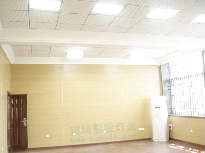拍課教室，教室拍攝專用燈
