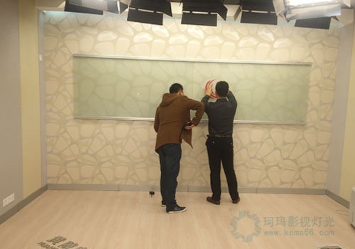 武漢珂瑪燈光項(xiàng)目部施工中（二）