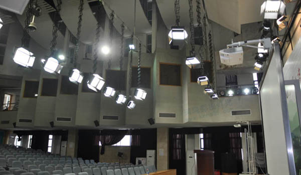 武漢大學(xué)會議室燈光工程效果圖
